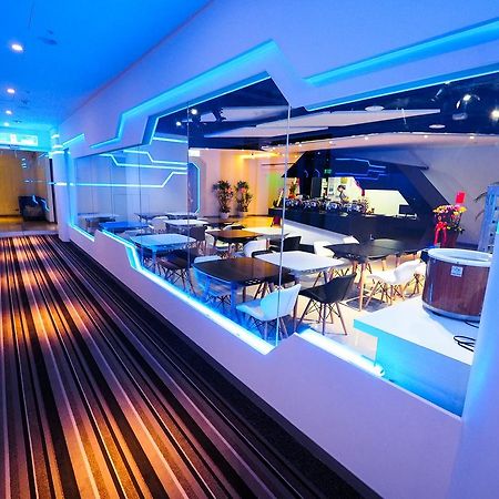 Galaxia Business Hotel Taichung Esterno foto