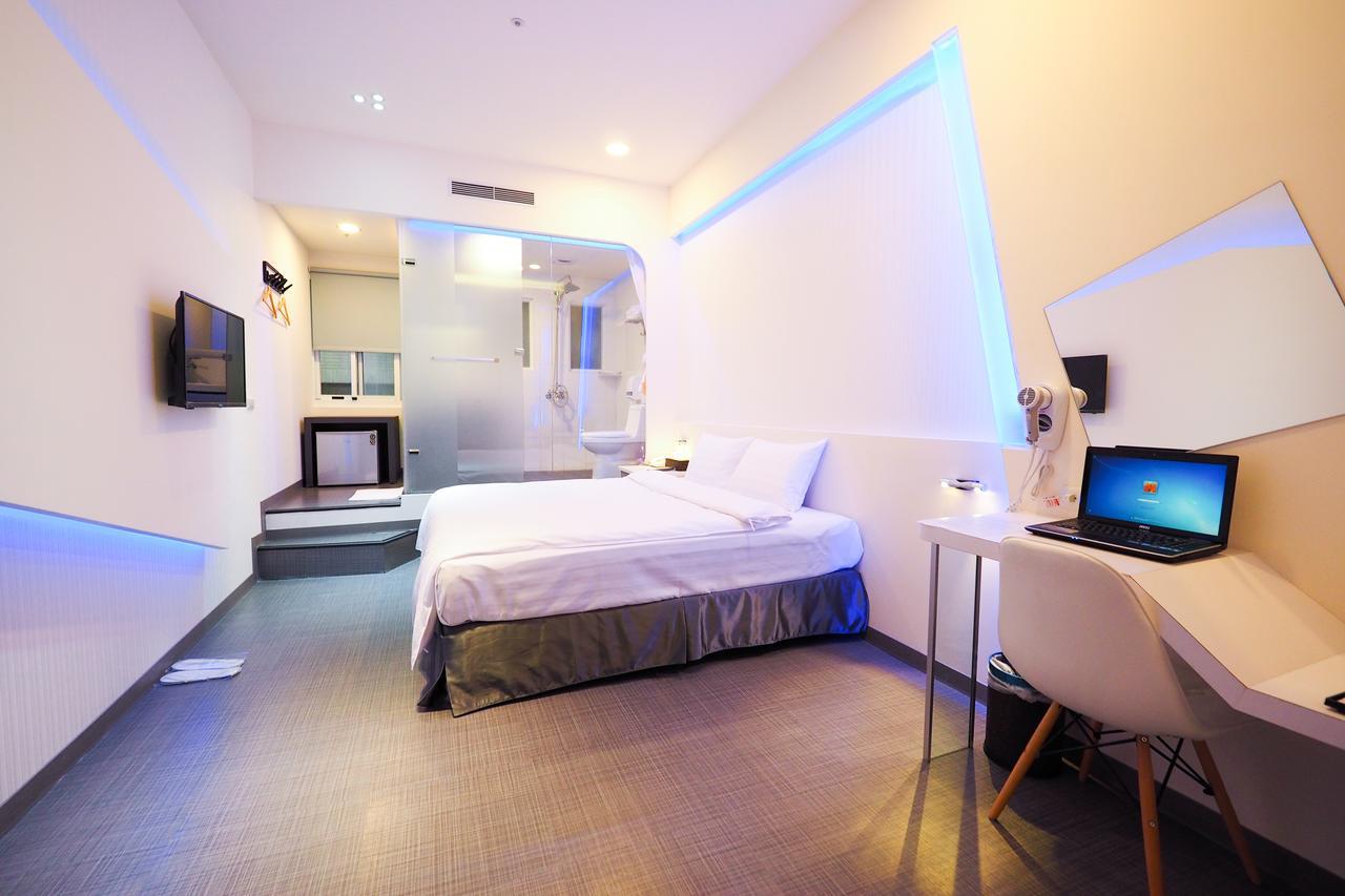 Galaxia Business Hotel Taichung Esterno foto