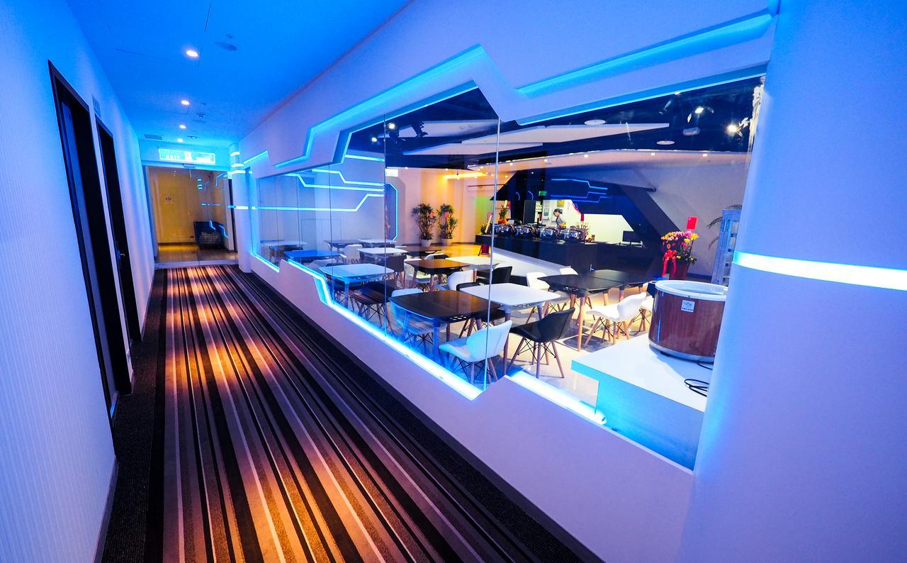 Galaxia Business Hotel Taichung Esterno foto