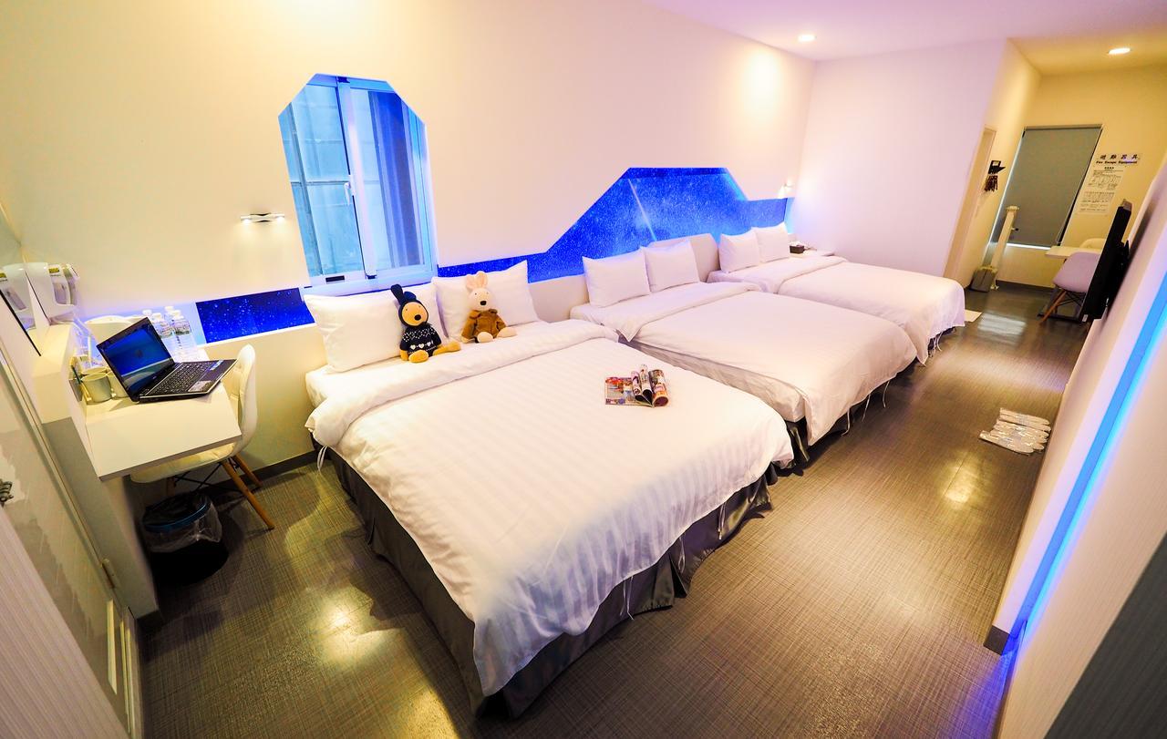 Galaxia Business Hotel Taichung Esterno foto